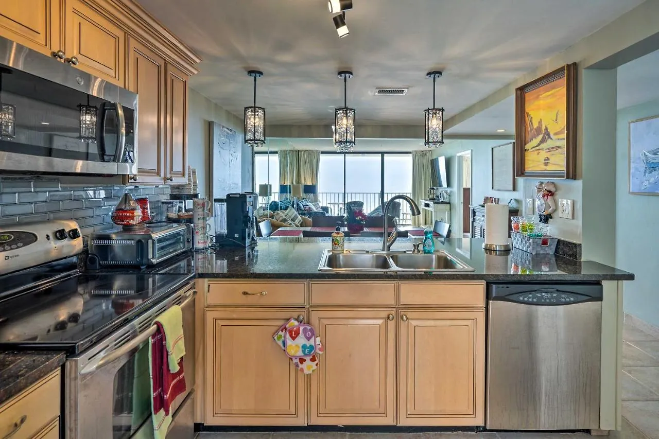 Idyllic Pcb Condo With Pool Access And Ocean Views! Panama City Beach Appartement